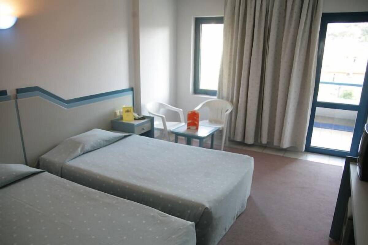 Minibar, desk, free cots/infant beds, rollaway beds