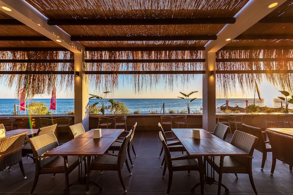 Beach bar