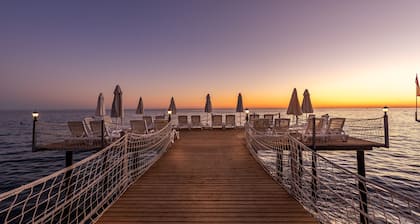 White City Beach - Adults Only