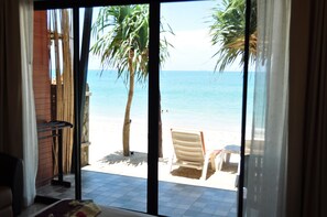 Honeymoon Double Room | Terrace/patio - Lanta Seafront Resort (Ko Lanta)