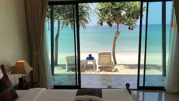 Honeymoon Double Room | Minibar, in-room safe, desk, blackout drapes