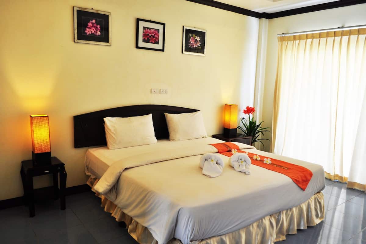 Minibar, in-room safe, desk, blackout curtains