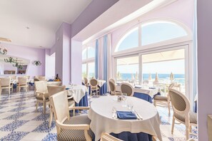 Petit déjeuner buffet compris tous les jours