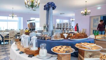 Desayuno buffet incluido todos los días