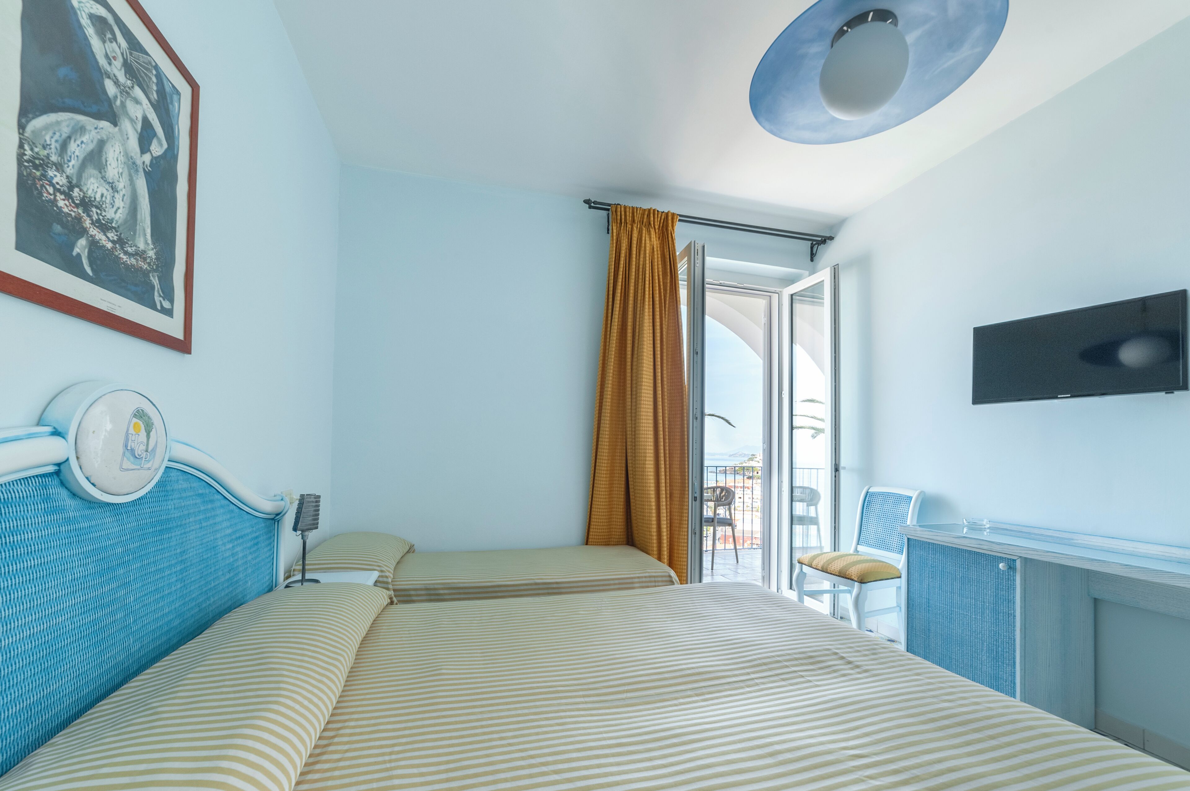 Hypoallergeen beddengoed, een minibar, een kluis op de kamer