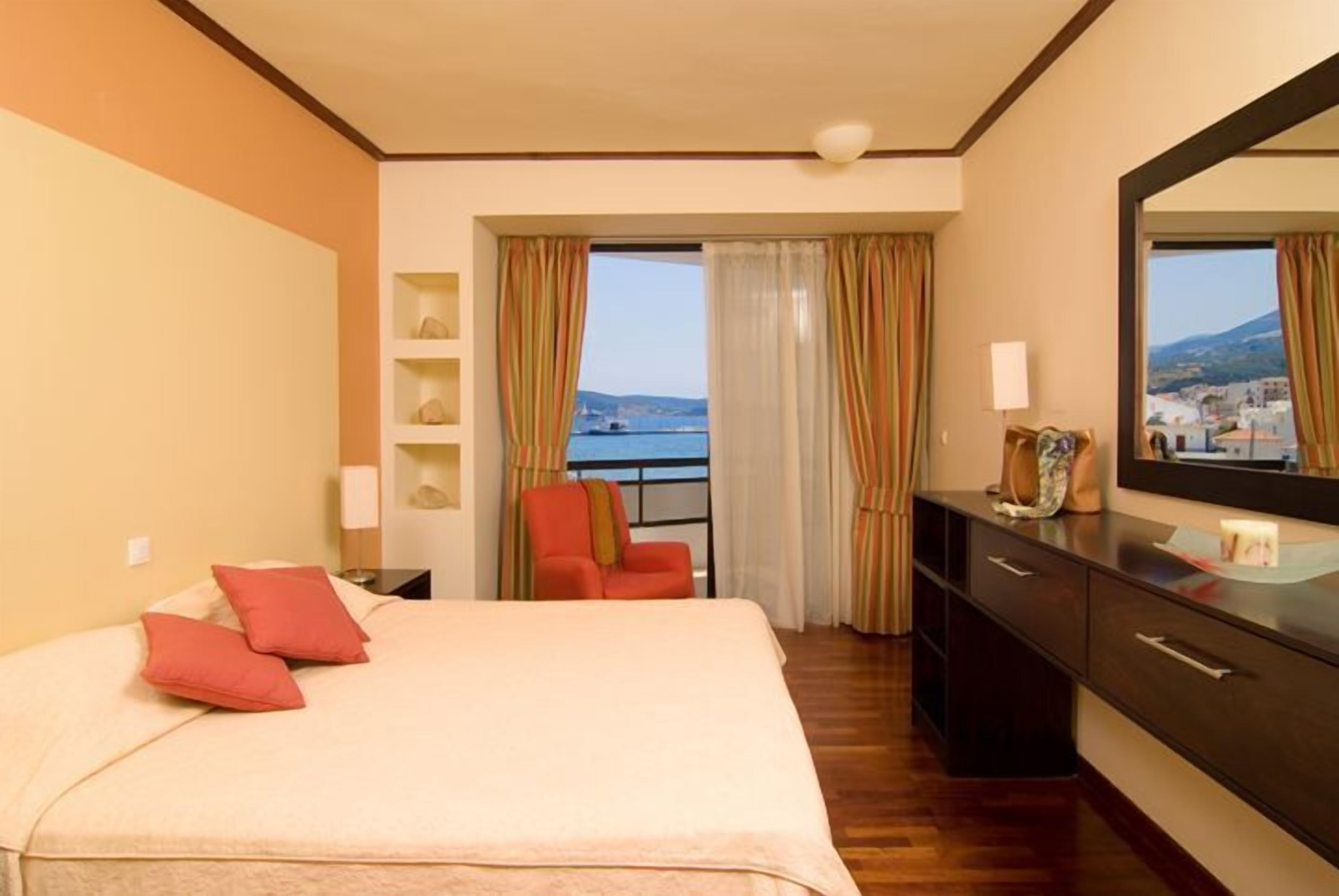 Standard Room, Sea View | Desk, free cots/infant beds, free WiFi