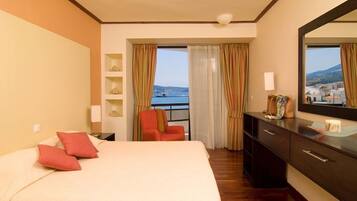 Standard Room, Sea View | Desk, free cribs/infant beds, free WiFi