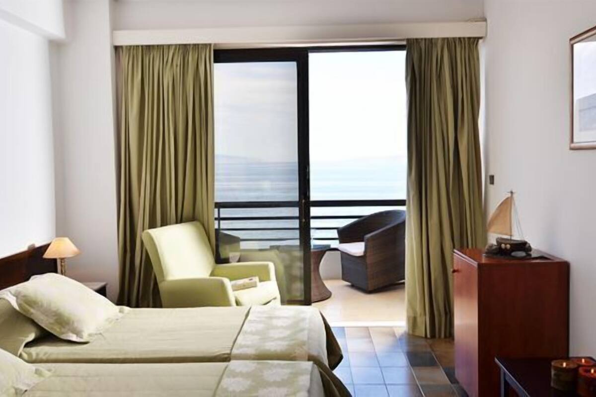 standard room, sea view | desk, free cots/infant beds, free wifi