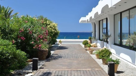 Property grounds. Limira Mare Hotel