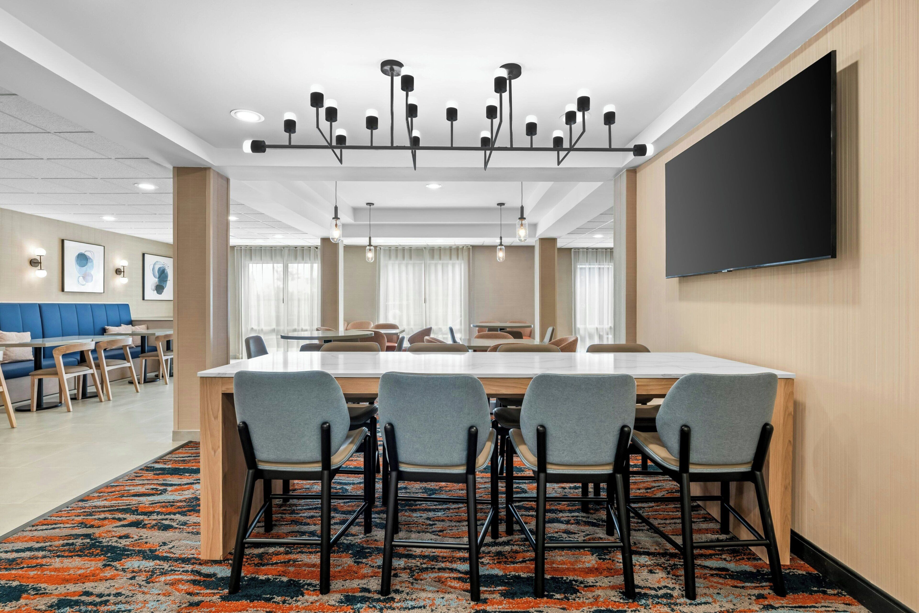 Free daily continental breakfast