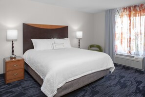 Premium bedding, memory-foam beds, desk, blackout curtains - Fairfield Inn & Suites by Marriott Gadsden (Gadsden)