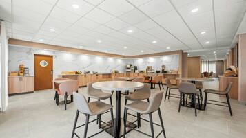 Free daily continental breakfast
