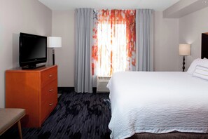 Premium bedding, memory-foam beds, desk, blackout curtains - Fairfield Inn & Suites by Marriott Gadsden (Gadsden)