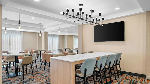 Free daily continental breakfast - Fairfield Inn & Suites by Marriott Gadsden (Gadsden)