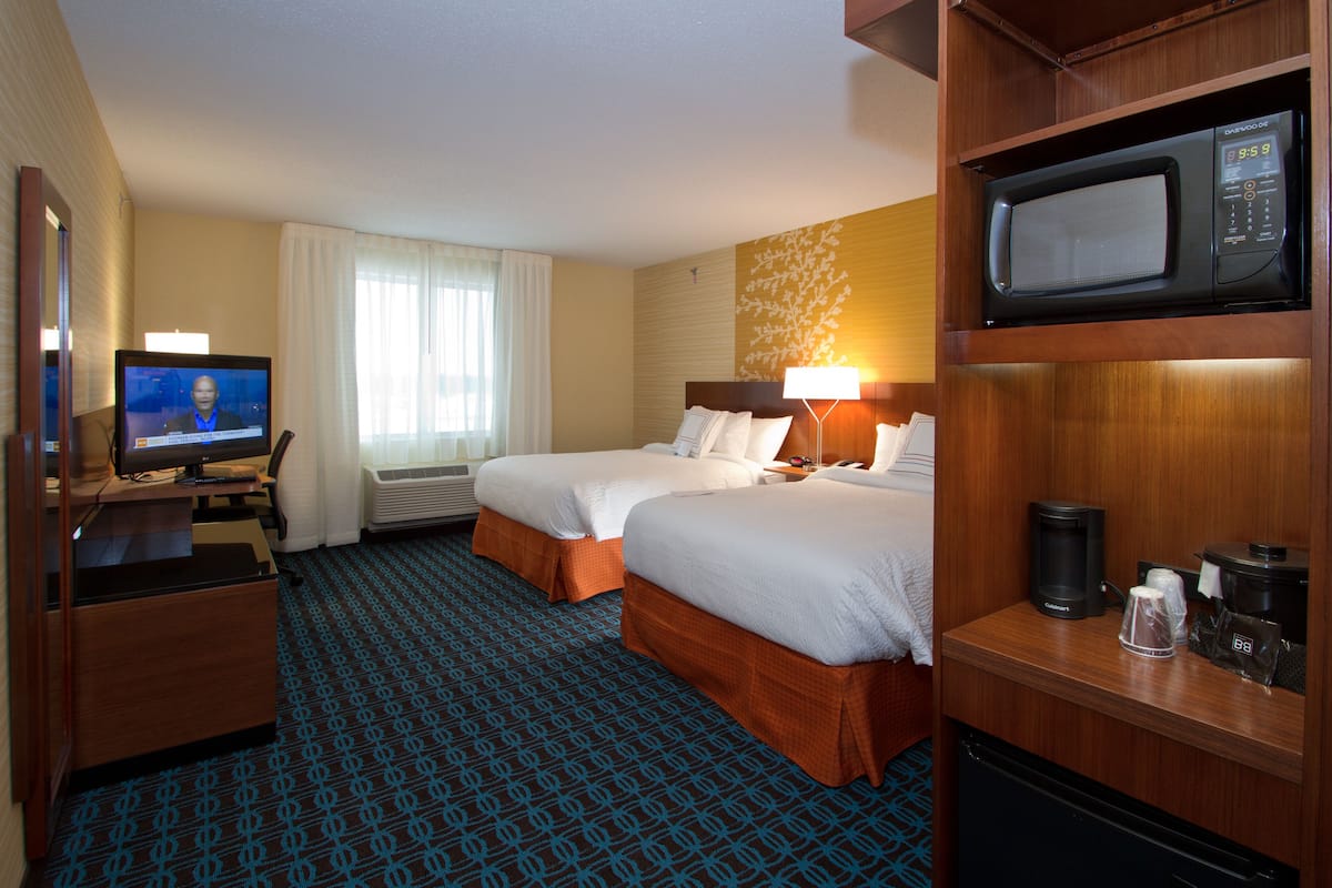 Hypo-allergenic bedding, in-room safe, desk, laptop workspace