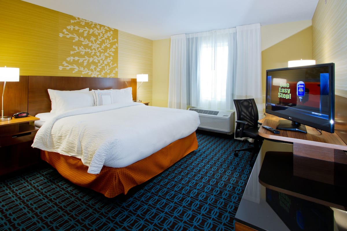 hypo-allergenic bedding, in-room safe, desk, laptop workspace