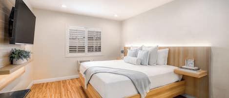 Habitación Grand, 1 cama de matrimonio grande | Tabla de planchar con plancha, wifi gratis, ropa de cama