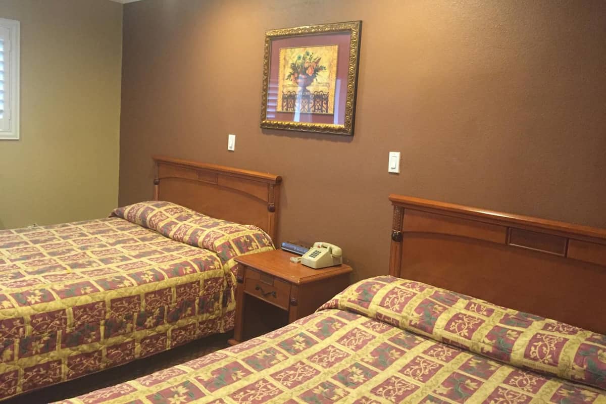 Standard Double Room, Non Smoking | Iron/ironing board, free WiFi, bed sheets