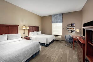 In-room safe, iron/ironing board, free cribs/infant beds, rollaway beds - Hampton Inn Branson - Branson Hills (Branson)