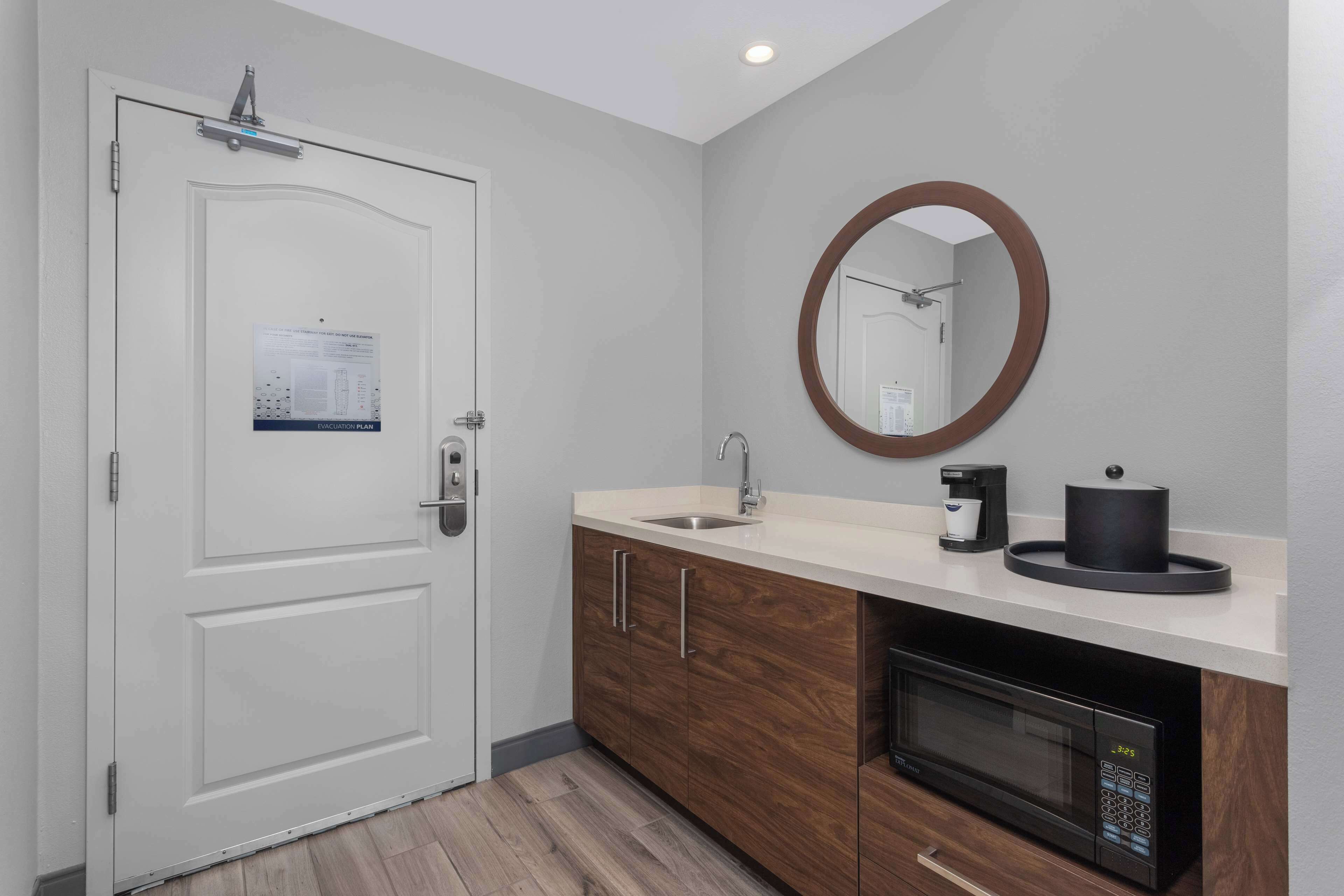 套房, 2 张大床, 无烟房 | 私人厨房 | 冰箱、微波炉、茶具/咖啡用具