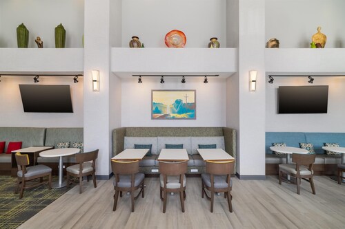 Hampton Inn & Suites Lincoln - Northeast I-80