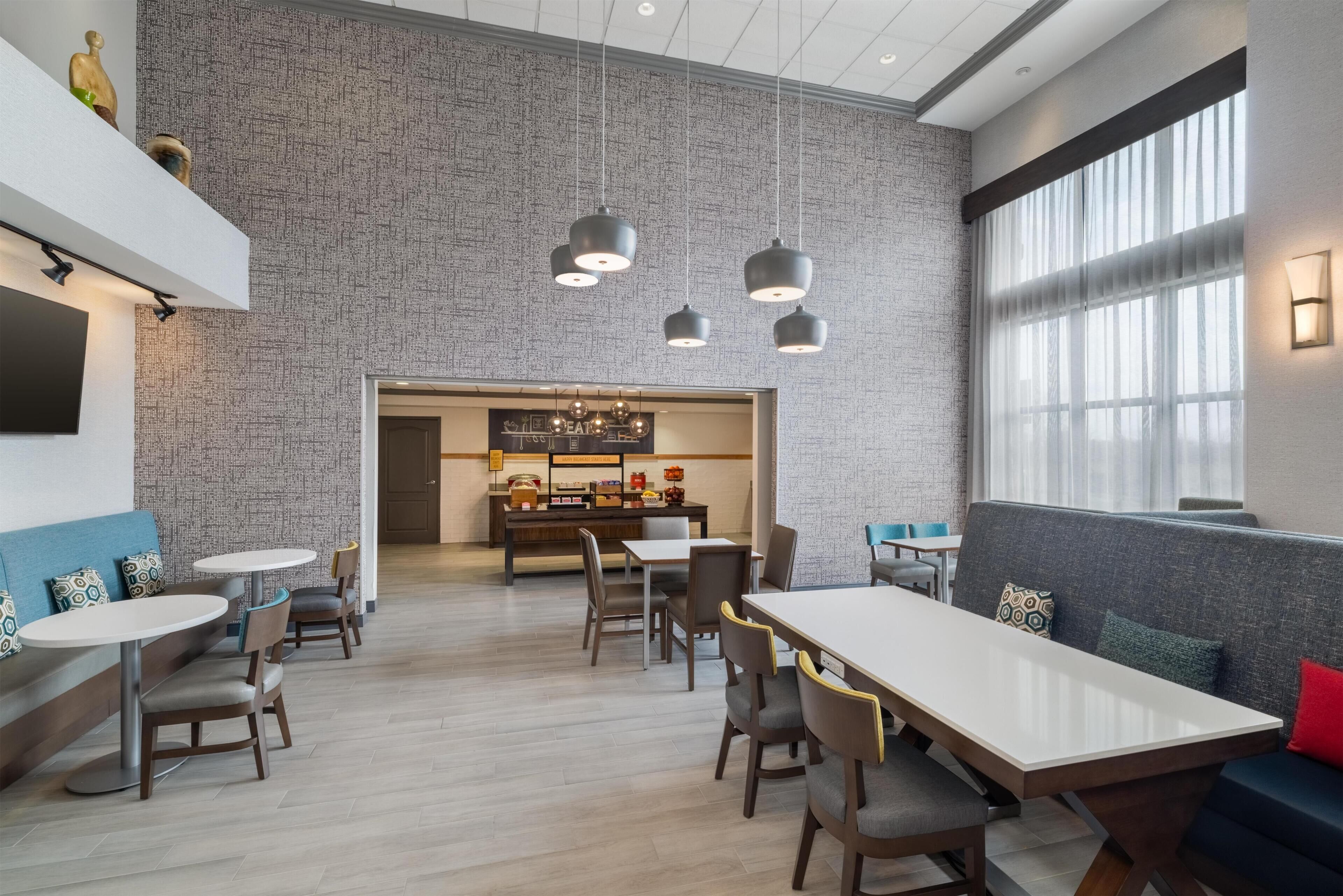 Free daily buffet breakfast