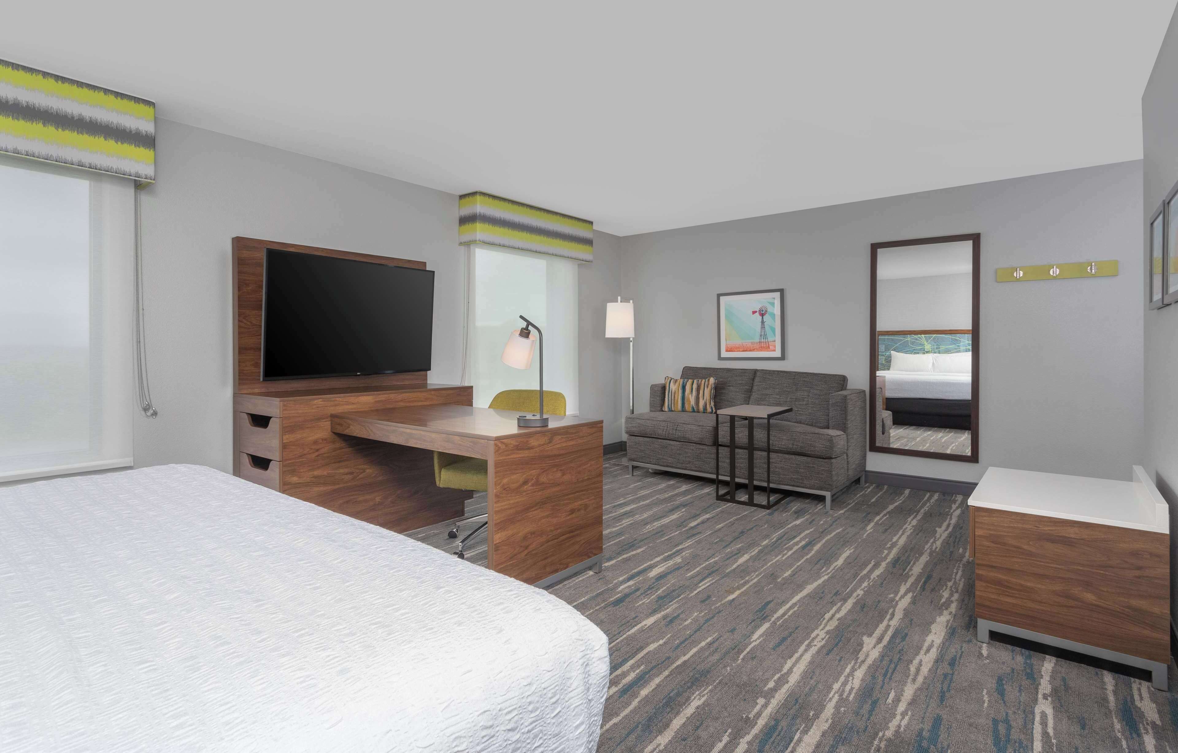 37-inch flat-screen tv with cable channels, tv