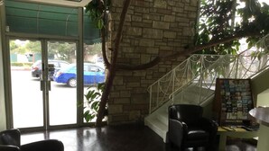View from property - Bevonshire Lodge Motel (Los Angeles)
