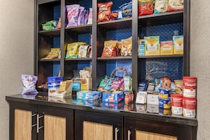 Snack bar - Hampton Inn & Suites Crawfordsville (Crawfordsville)