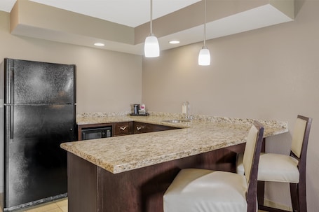 Refrigerador, microondas, cafetera/tetera. Hampton Inn & Suites Crawfordsville