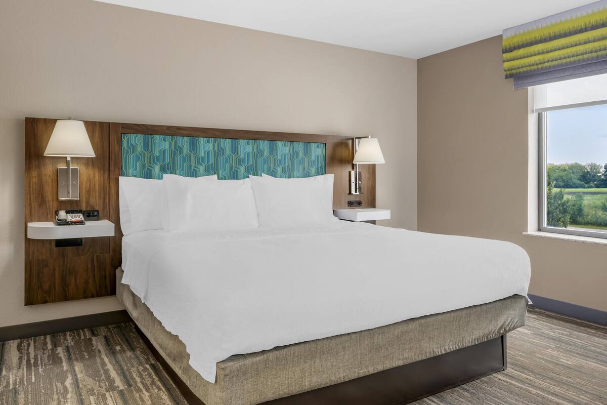 Iron/ironing board, rollaway beds, free WiFi, alarm clocks