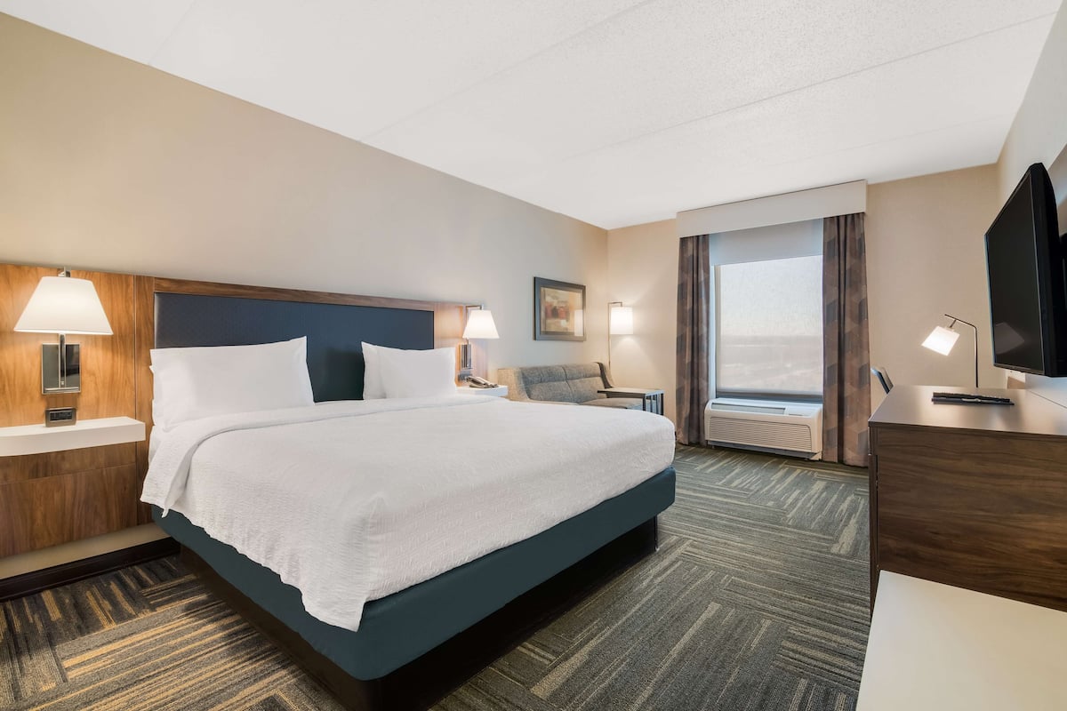 King, Large Room | Premium bedding, desk, blackout drapes, iron/ironing board