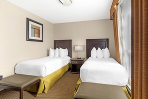 Family Suite, Multiple Beds, Non Smoking, Refrigerator & Microwave | Hypo-allergenic bedding, in-room safe, desk, laptop workspace