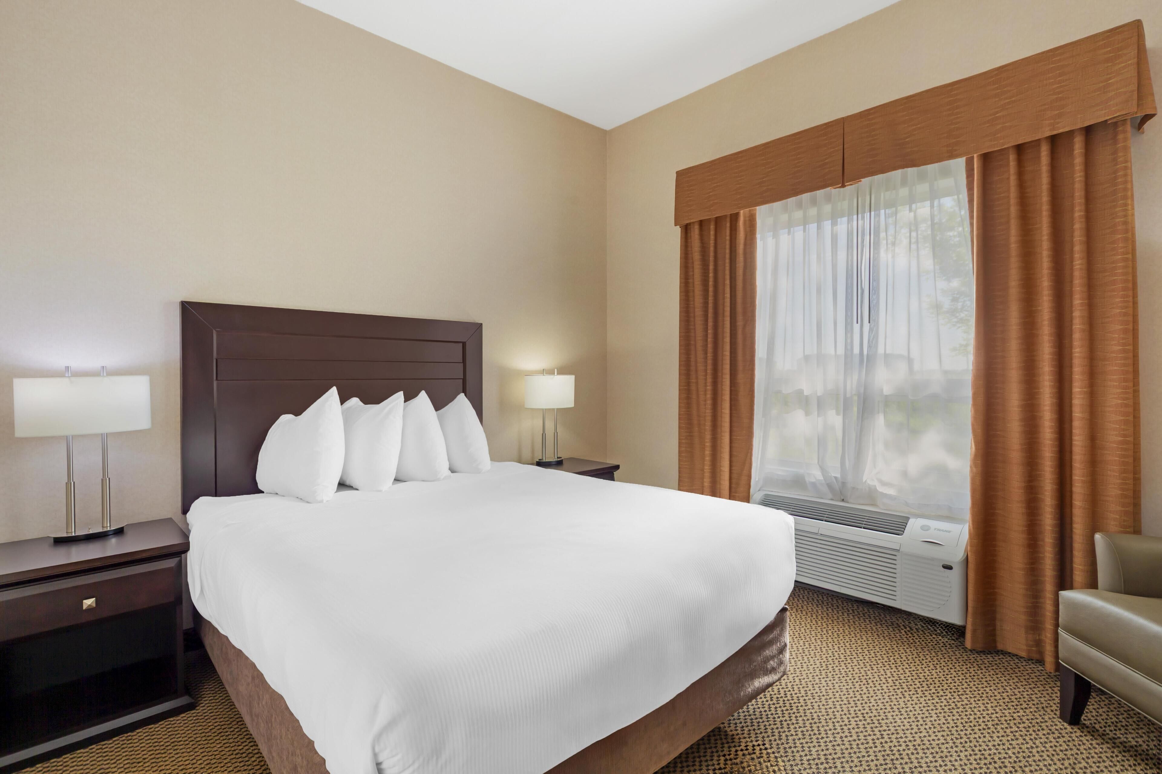 Literie hypoallergénique, coffres-forts dans les chambres, bureau