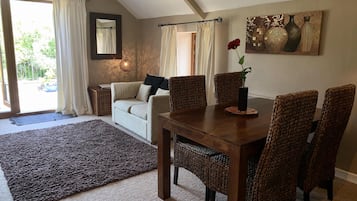 Romantic Apartment, Ensuite (Swallows Nest) | Lounge