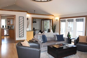 Suite, Multiple Beds, Non Smoking (Efficiency, Upgrade) | Desk, laptop workspace, blackout curtains, iron/ironing board - Bayview Wildwood Resort, an Ascend Collection Resort (Severn)