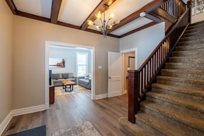 Desk, laptop workspace, blackout drapes, iron/ironing board - Bayview Wildwood Resort, an Ascend Collection Resort (Severn)