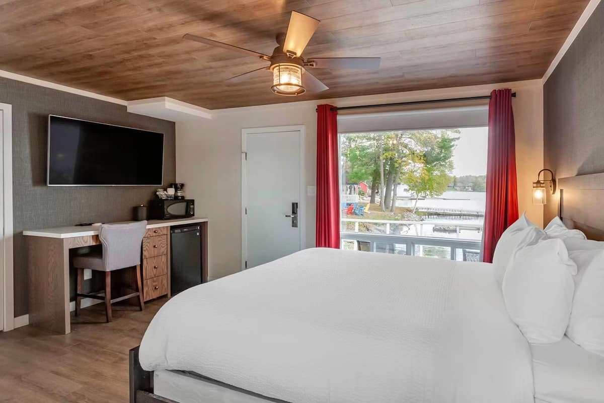 Room, 1 Queen Bed, Non Smoking (Lakefront) | Desk, laptop workspace, blackout drapes, iron/ironing board