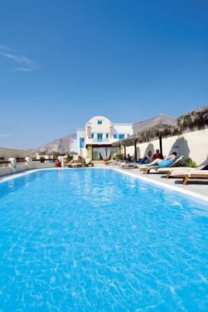 Outdoor pool - Blue Diamond Bay (Santorini)