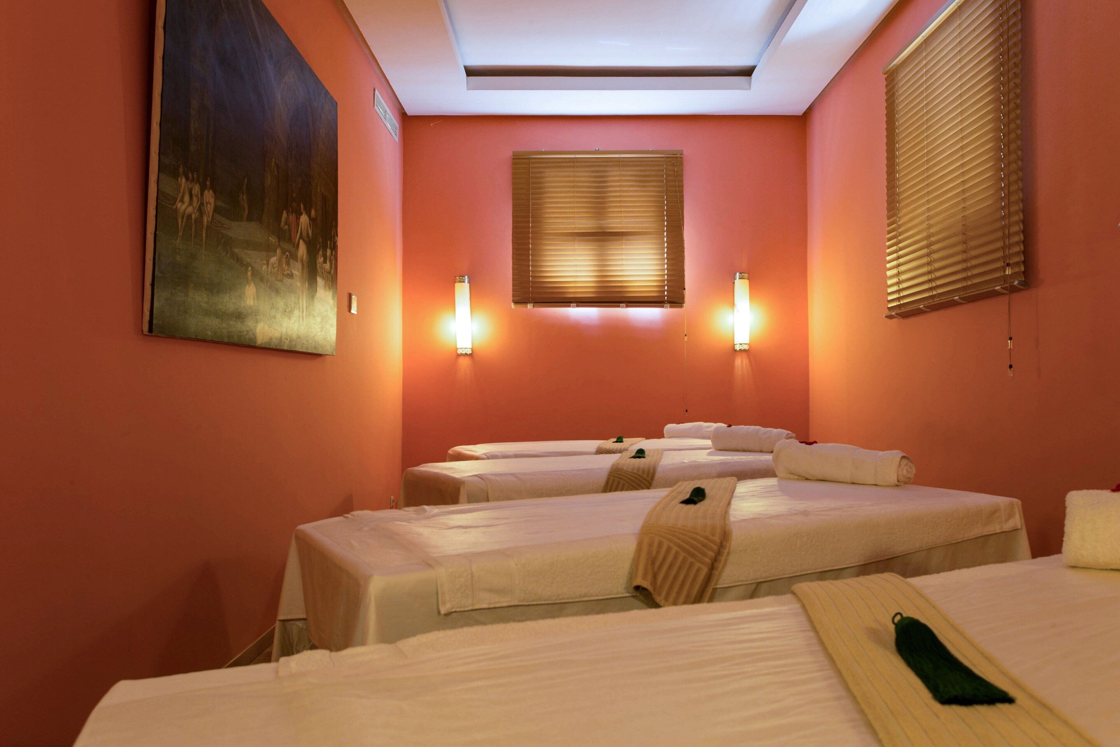 Behandelingskamers voor koppels, een Turks bad/hammam