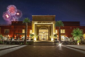 Fachada del alojamiento - Noche