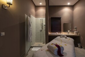 Couples treatment rooms, Turkish bath, body treatments, hydrotherapy