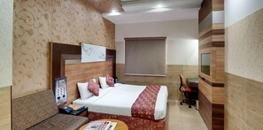 Select Comfort beds, in-room safe, free WiFi