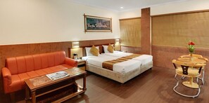 Select Comfort beds, in-room safe, free WiFi - Amar Yatri Niwas (Agra)