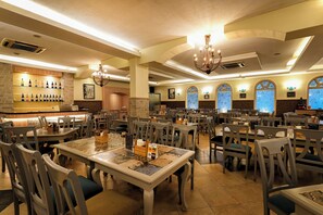 International cuisine - Cross Roads Inn (Bengaluru)