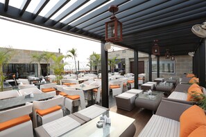 Restaurant - The Lindsay (Kolkata)