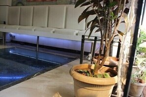 Reception hall - Hotel Fortune (Mumbai)