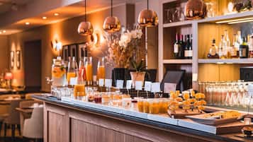 Daily buffet breakfast for a fee