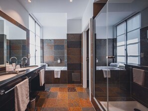 Deluxe Twin Room - Cour du Corbeau Hotel Strasbourg - MGallery Collection (Strasbourg)