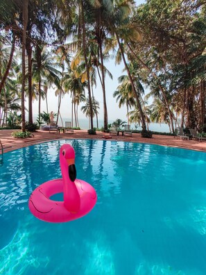 Outdoor pool - Bambolim Beach Resort (Panaji)
